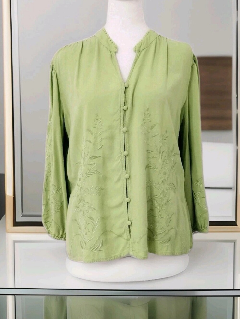 Cato Sz L Light Green Embroidered Button-Front Blouse